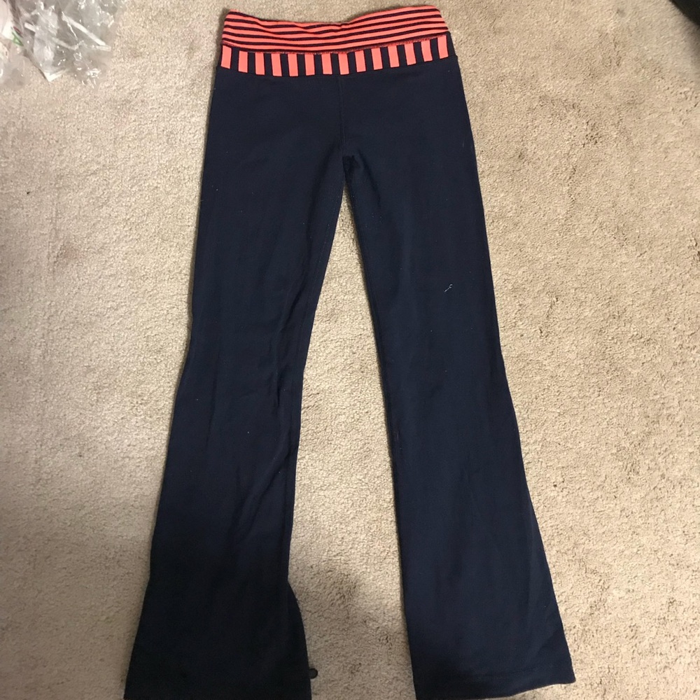 NWOT Navy and Neon Orange Lululemon Yoga Pants